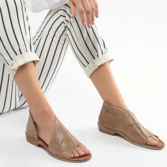 Free People Shoes - FREE PEOPLE | Mont Blanc Sandal - Stone | Size 11